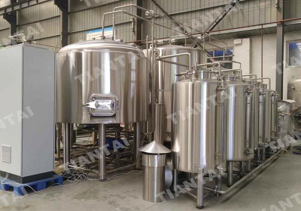 Automated 2000L four vessel brewery--PLC control